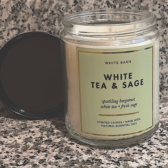 Single Wick Candle — White Tea & Sage by White Barn - Picture 2 of 8